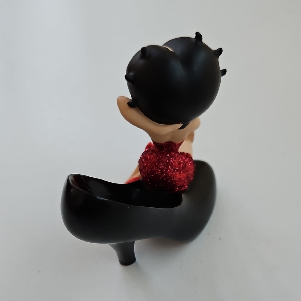 Vintage Betty Boop Stepping Out Figurine - Picture 3 of 7